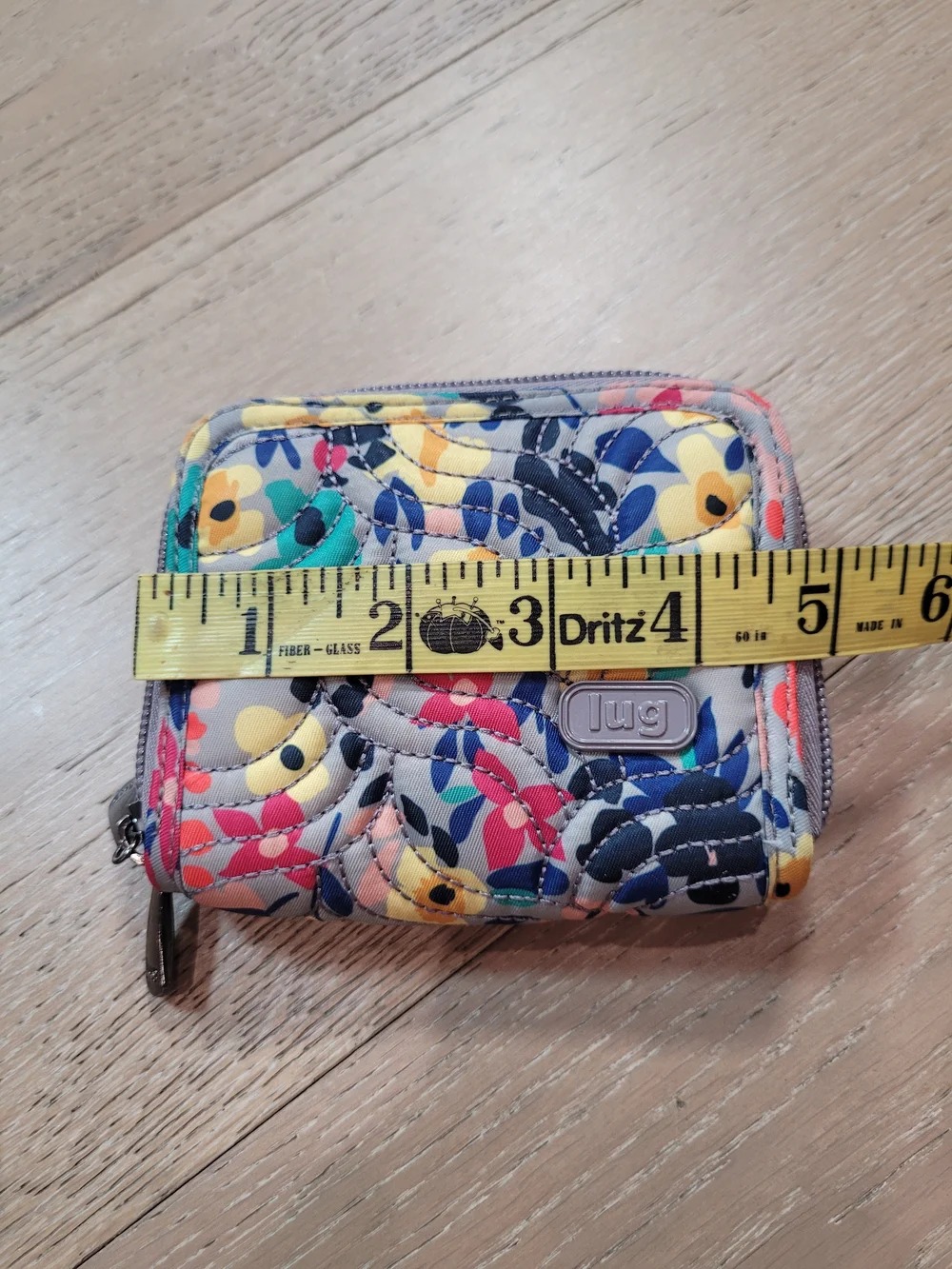 EUC lug Wallet Splitz RFID Security Grey/Floral Zip Bi Fold Women's Wallet